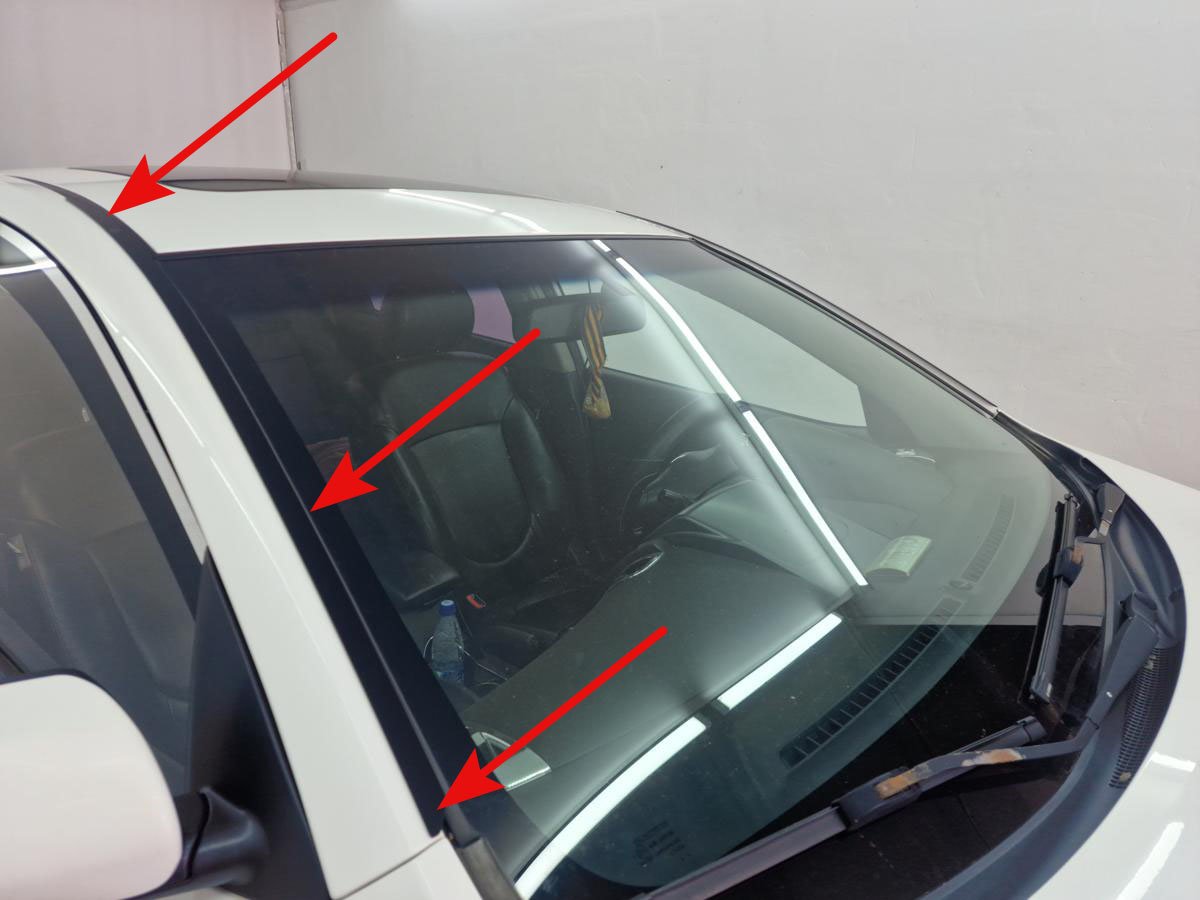 Водосток лобового стекла Премиум для Kia Forte I