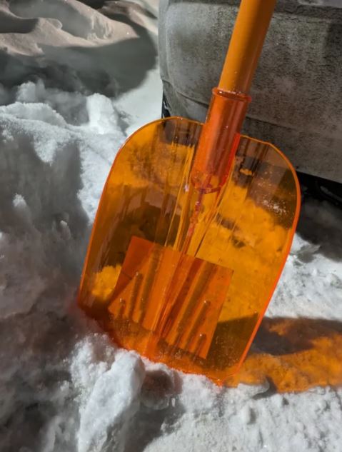 Лопата автомобильная компактная со съемным алюминиевым черенком V-образной ручкой