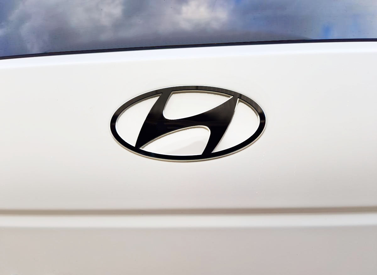 Наклейка на задний логотип для Hyundai Santa Fe V (MX5)