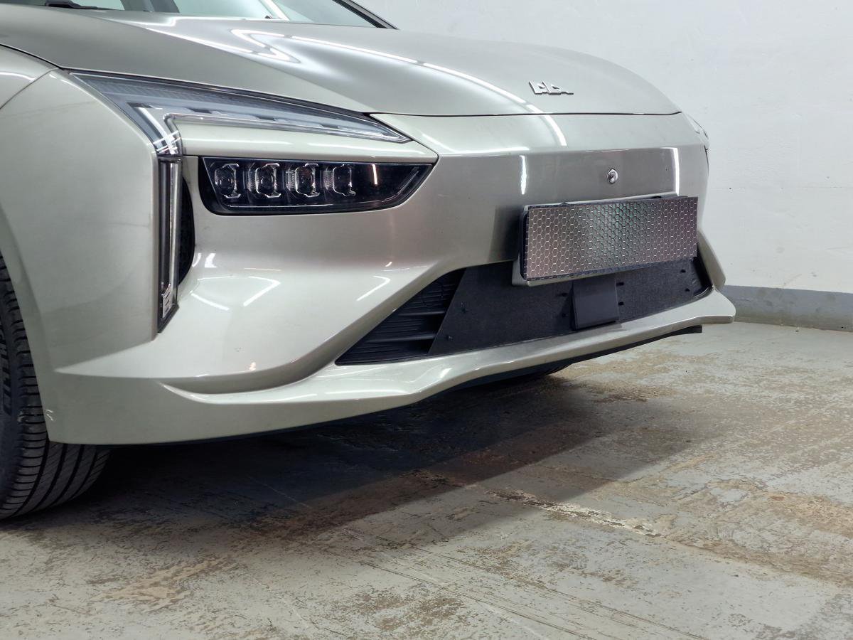 Зимняя заглушка радиатора на стяжке низ 2 части с датчиком АСС для Амберавто А5 I