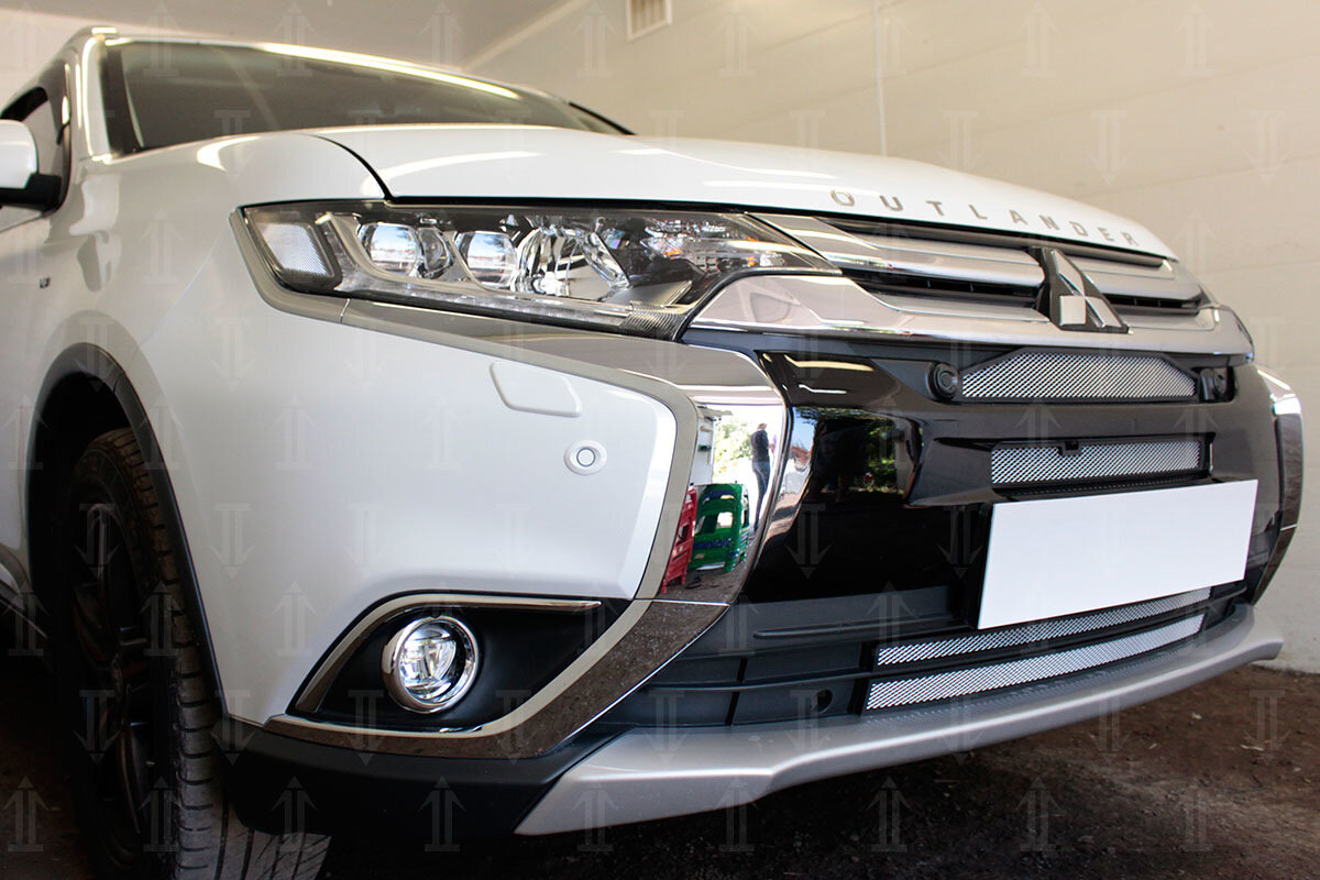 Защитная сетка радиатора комплект 4 части, с парктроником и камерой для Mitsubishi Outlander III Рестайлинг 2