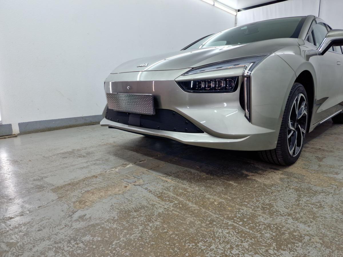 Зимняя заглушка радиатора к съемной сетке низ с датчиком АСС 2 части для Амберавто А5 I