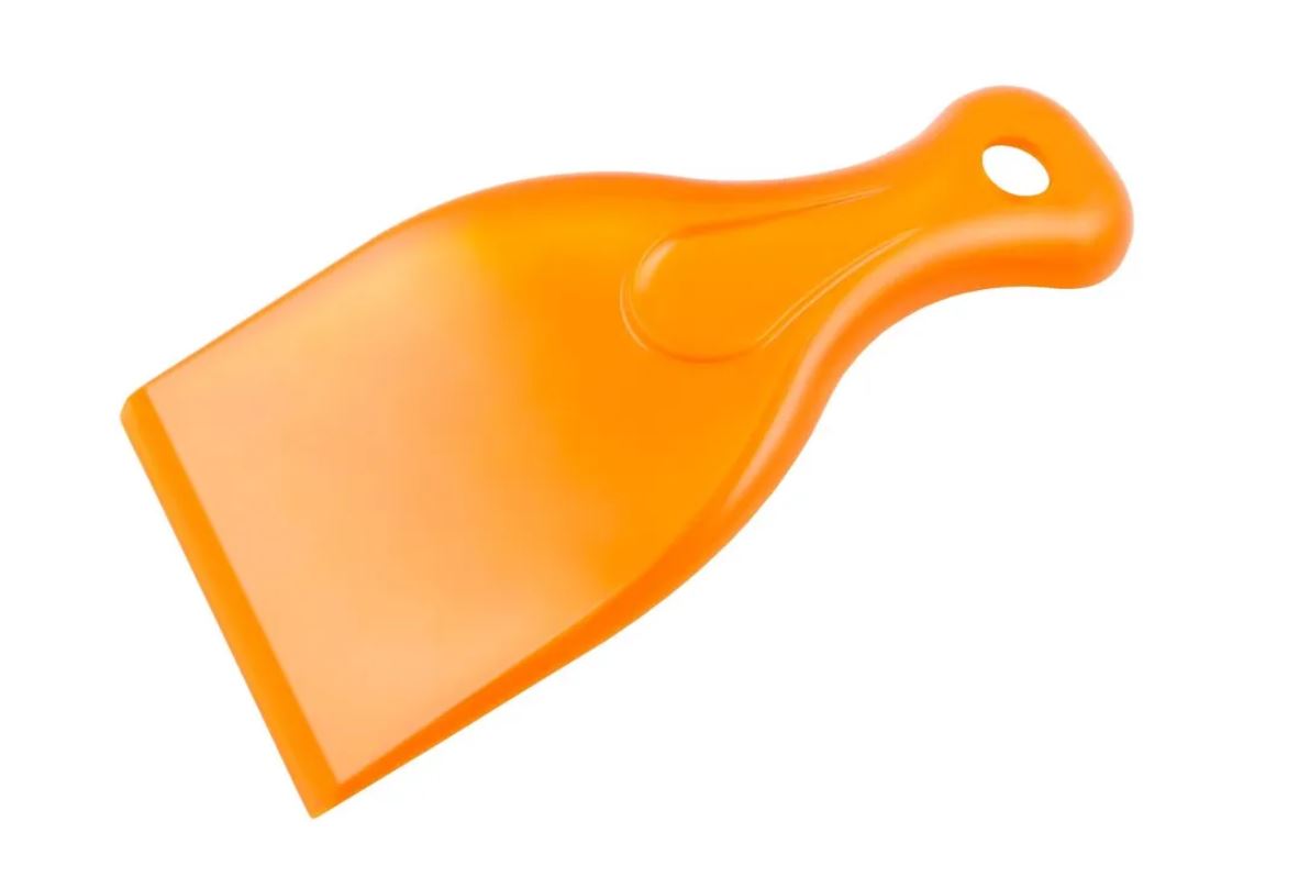 Скребок автомобильный из поликарбоната оранжевый