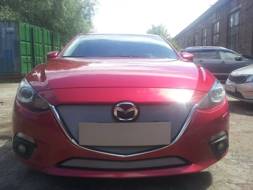 Защитная сетка радиатора верх для Mazda 3 III (BM)