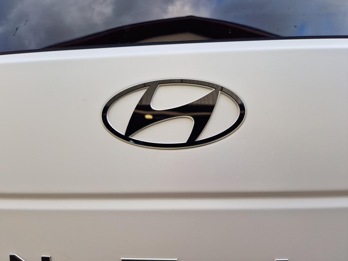 Наклейка на передний логотип для Hyundai Santa Fe V (MX5)