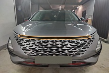 Накладка на капот между фар для Omoda C5 I