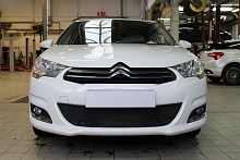 Защитная сетка радиатора низ с парктроником для Citroen C4 II