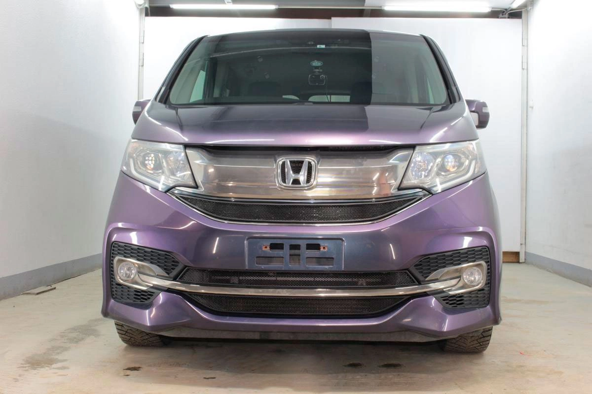 Защитная сетка радиатора низ для Honda Stepwgn V