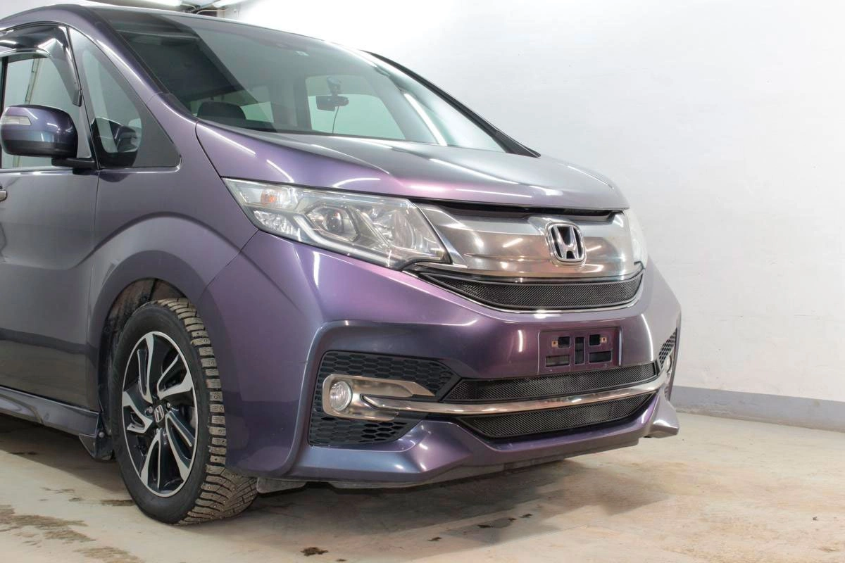 Защитная сетка радиатора низ для Honda Stepwgn V